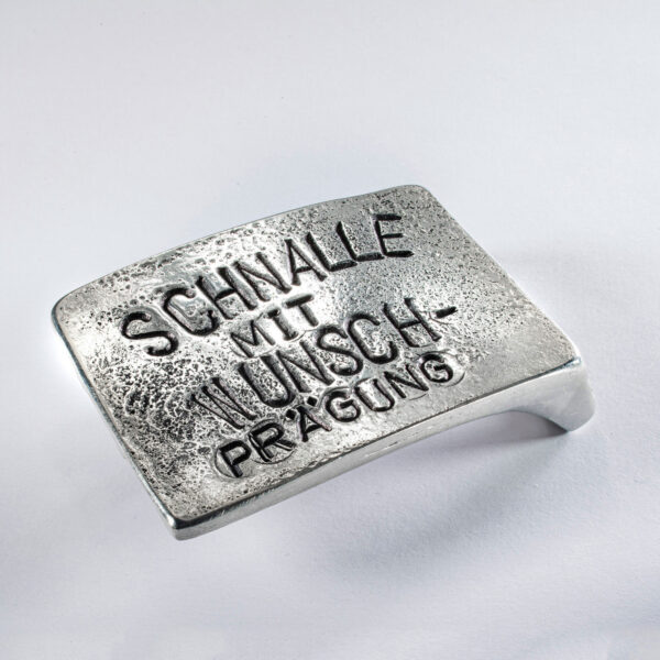 Belt buckle embossed with Neptune jewels