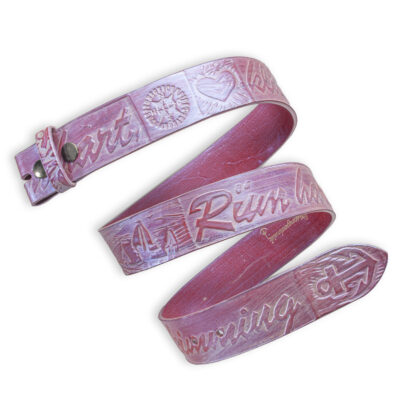 Handgeprägter Wechselgürtel, pink 4 cm, Motiv "Rüm Hart, klaar Kimming", von Neptunsgeschmeide.