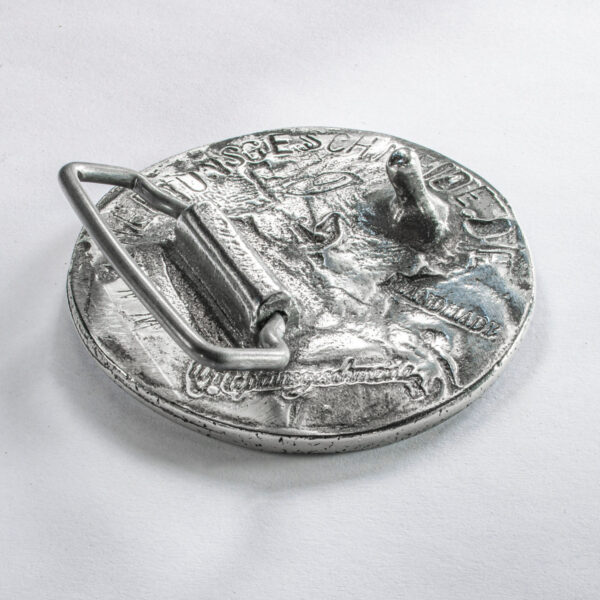 Gürtelschließe oder Gürtelschnalle, Format rund 6 cm, Rückseite. Handarbeit von Neptunsgeschmeide.