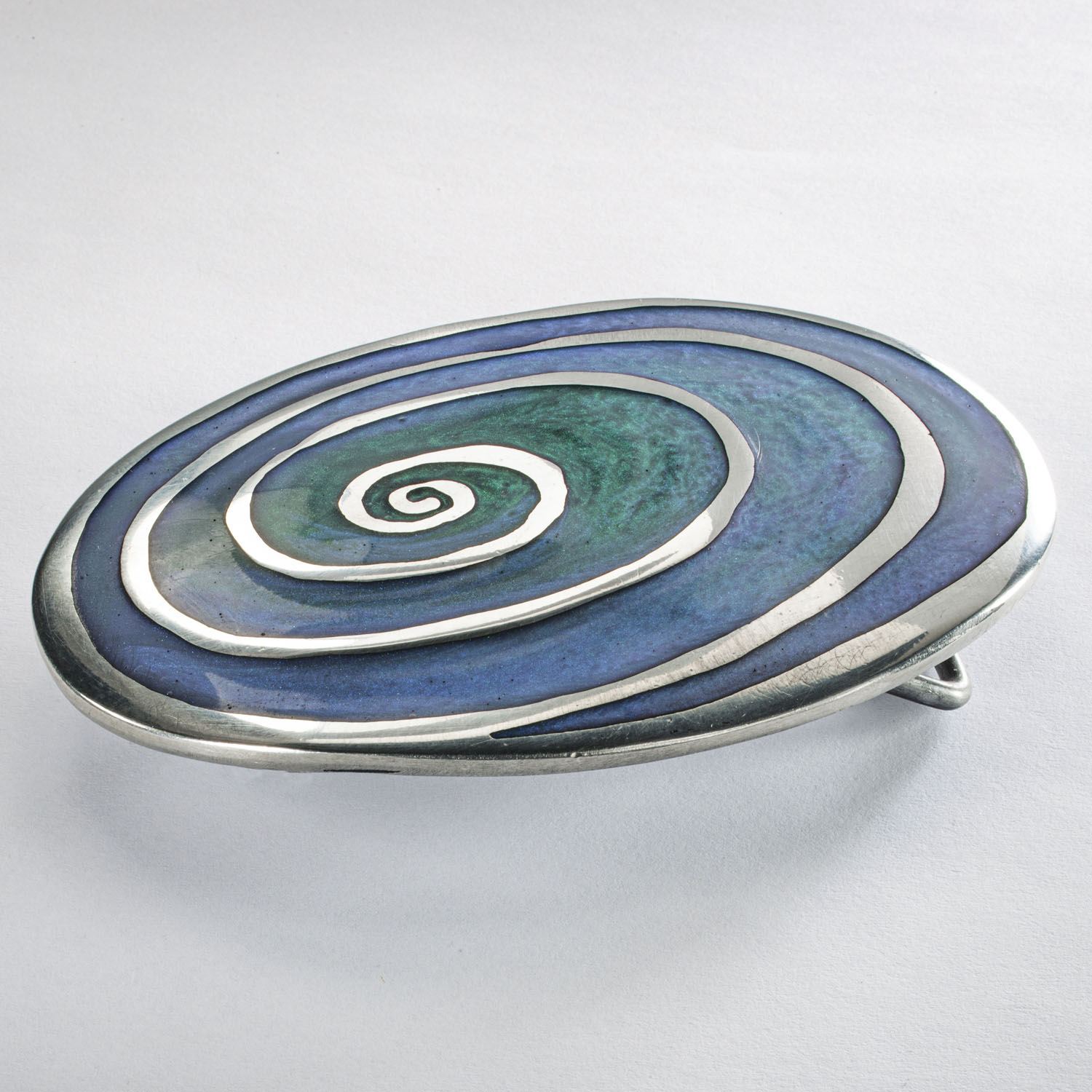 Blau-Grün schimmernd