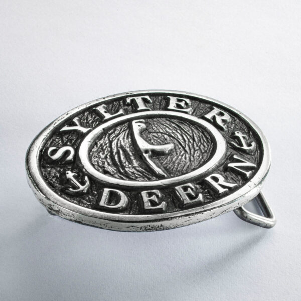 Belt clasp or belt buckle, "Sylter Deern" motif, oval format 7 x 5 cm, blackened colour. Handcrafted by Neptune Jewels.