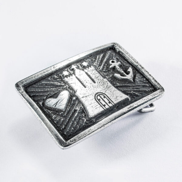 Motif belt buckle or belt clasp Hammaburg with heart and anchor, rectangular format approx. 7 x 4,5 cm, color blackened. Handcrafted by Neptune Jewels.