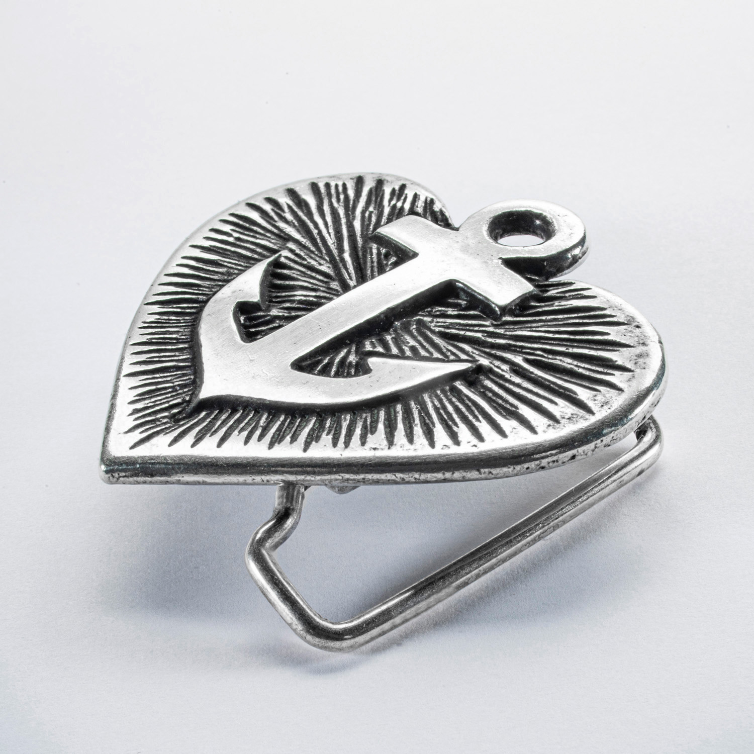 Llavero, anilla decorada con cadena para 7 llaves aproximadamente.
