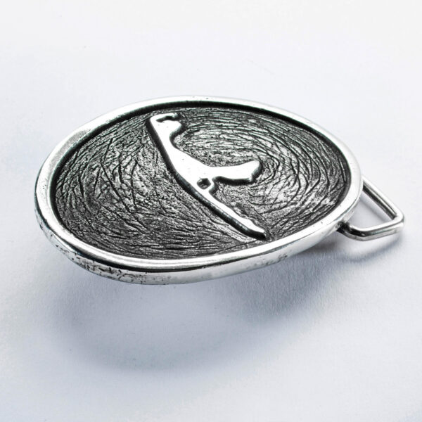 Belt clasp or belt buckle, "Sylt" motif, oval small raised 6 x 5 cm, color blackened. Handcrafted by Neptune Jewels.