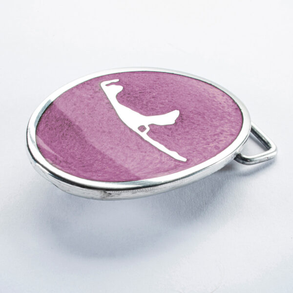 Gürtelschließe oder Gürtelschnalle, Motiv "Sylt", Format oval klein erhaben 6 x 5 cm, Farbe pink. Handarbeit von Neptunsgeschmeide.