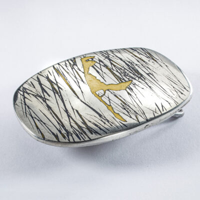 Gürtelschließe oder Gürtelschnalle, Motiv "Sylt", Format gefeilt halboval 8 x 6 cm, Farbe gold. Handarbeit von Neptunsgeschmeide.