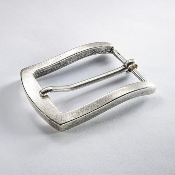 Plain buckle upper deck made of Neptune jewelry. Old silver, electroplated with silver. Dimensions approx. 6,5 x 5 cm.