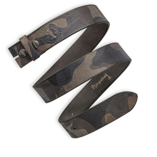 Simple interchangeable belt, fixed camouflage, made by Neptune jewels. Picture of the leather strap, solid quality. 4 cm width.