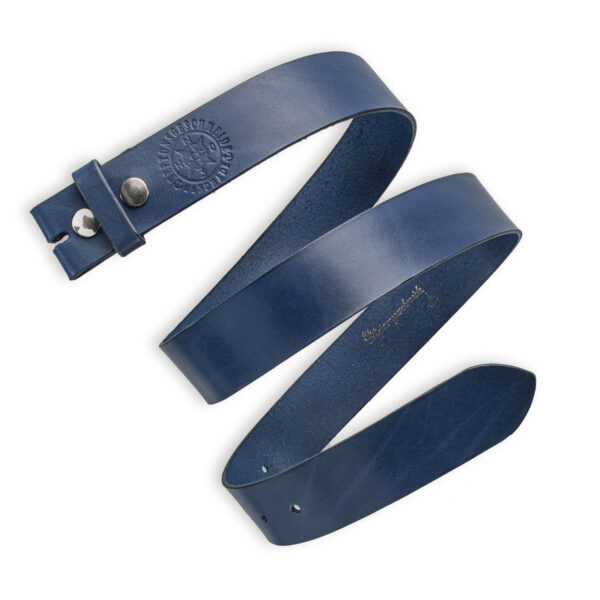 Simple interchangeable belt Robust Marine Blue by Neptunsgeschmeide. Picture of the leather strap, robust quality. 4 cm width.