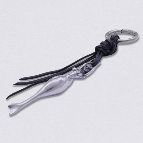 Gebamsel® pendant mermaid, side view detail 4, pewter, from Neptune jewelry. Bag or key ring with snap hook, small.