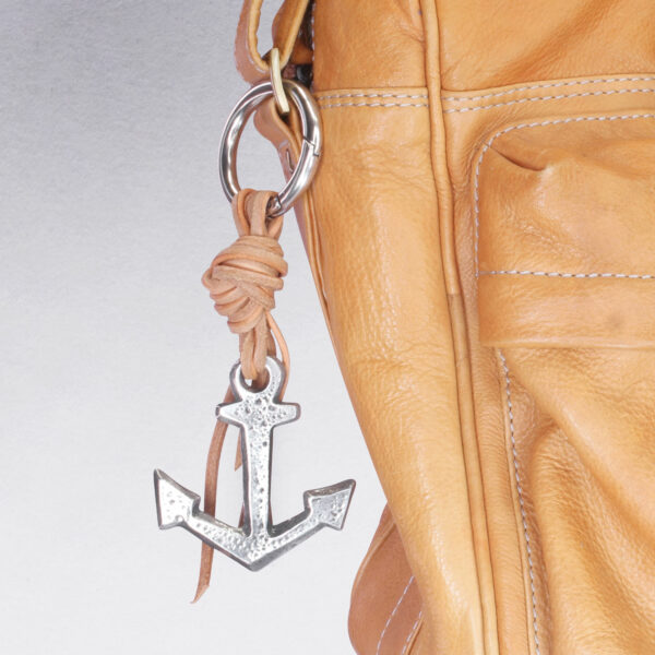 Gebamsel® pendant large anchor, can be customized with desired embossing. Pendant on a leather strap with carabiner, dimensions: 14 x 6 cm, made by Neptune jewelry.