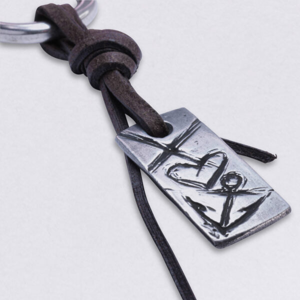 Gebamsel® Anhänger Glaube Liebe Hoffnung klein als Symbole, Detailansicht, von Neptunsgeschmeide. Taschen- oder Schlüsselanhänger mit Karabinerhaken klein.
