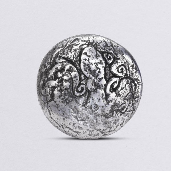 Large knob octopus or octopus, pewter furniture handle from Neptunsjewellery. main view