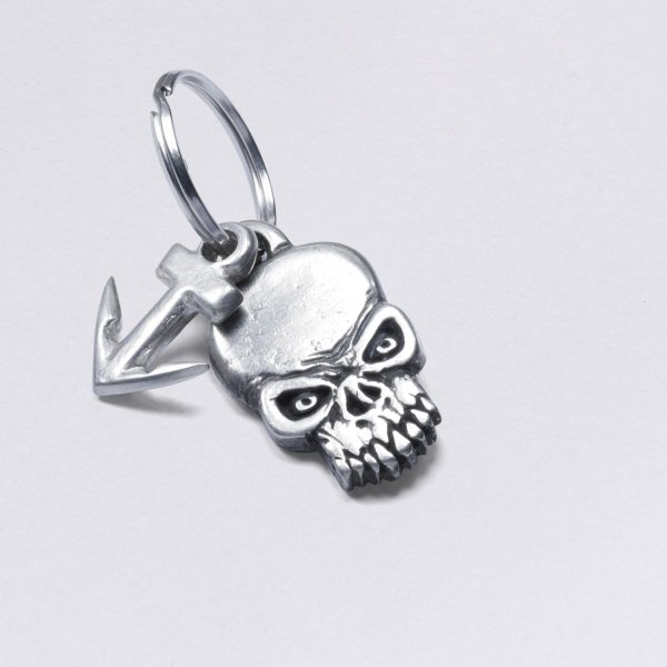 Key ring skull (symbol) with small anchor, pewter, dimensions: approx. 2 x 4,5 cm, from Neptune's jewelry. Customizable with desired embossing.