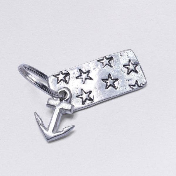 Key ring Many stars with a small anchor, pewter, dimensions: approx. 2 x 4,5 cm, from Neptune jewelry. Customizable with desired embossing.