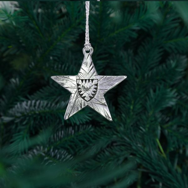 Baumschmuck Kieler Wappen, klassischer Weihnachtsstern aus Zinn, gefeilt. Mit Kieler Wappen geschwärzt. Neptunsgeschmeide.