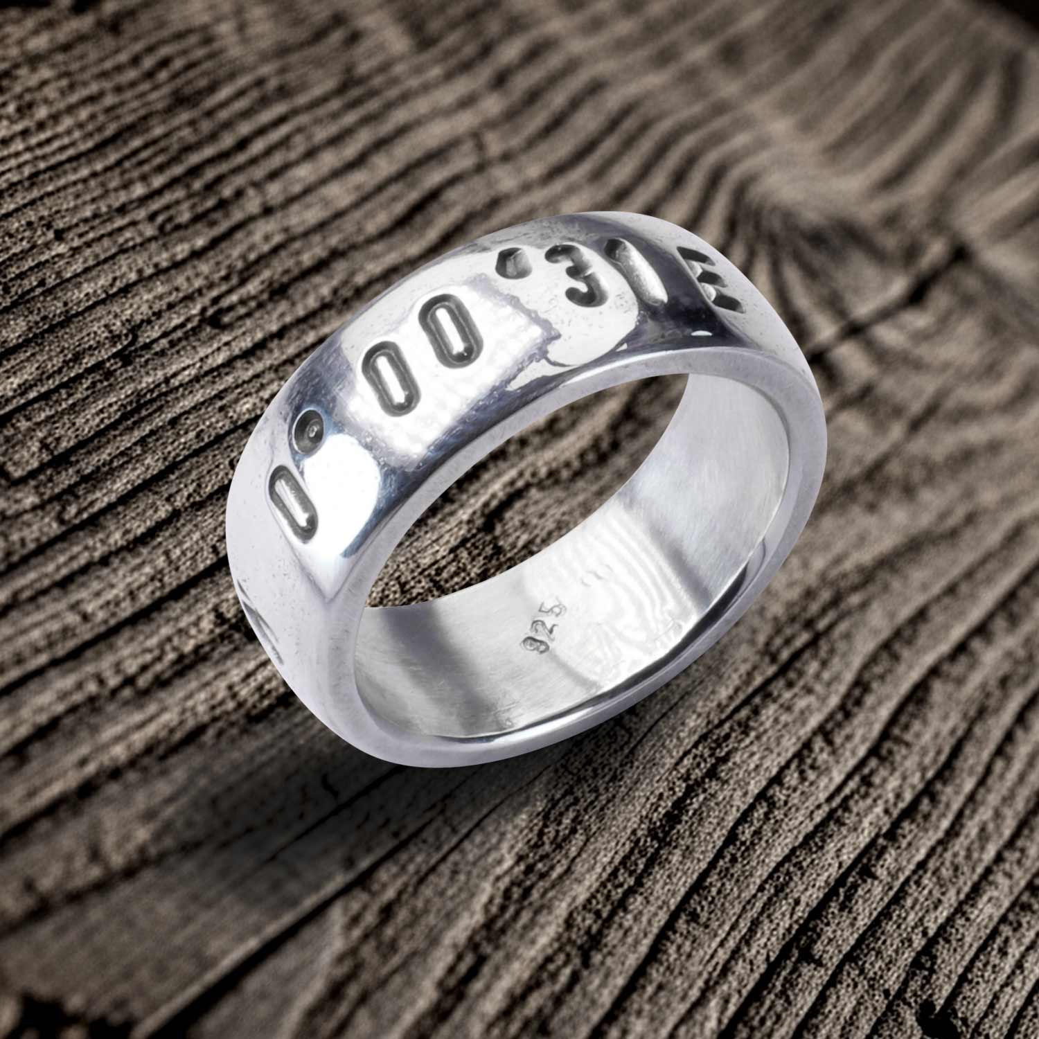 Koordinaten Bandring von Neptunsgeschmeide mit polierter Oberfläche. Angefertigt in 925er-Silber.