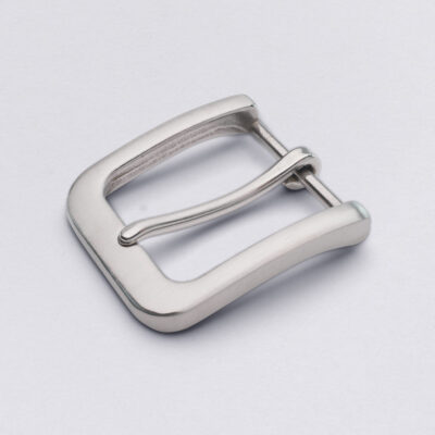 Schlichte Schnalle aus Edelstahl von Neptunsgeschmeide. Edelstahl, Maße ca. 6 x 5 cm.