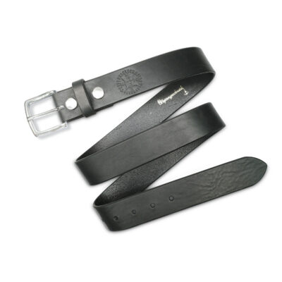 Schlichter Ledergürtel fest schwarz klassik mit Kiel Schnalle von Neptunsgeschmeide. Abbildung des Lederriemens, feste Qualität. 4 cm Breite.